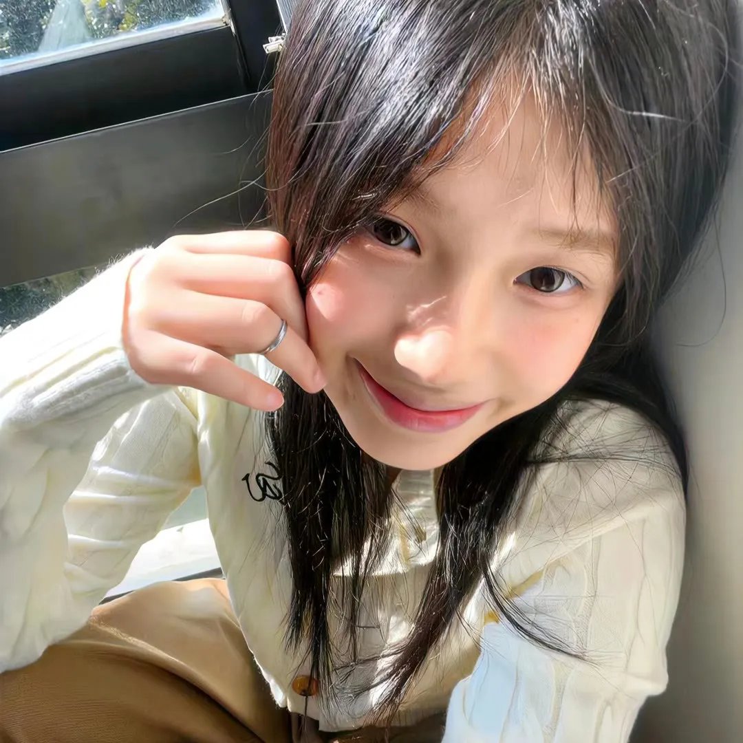 女玩家喜迎春 海报